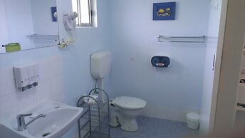 Oval Motel