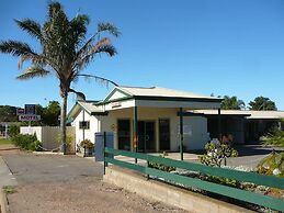 Oval Motel