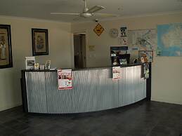 Oval Motel