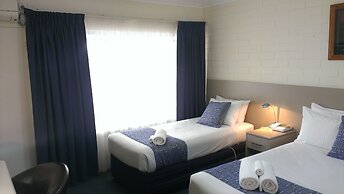 Oval Motel