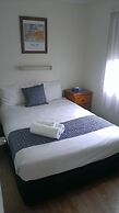 Oval Motel