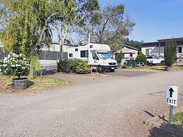 Oval Motel