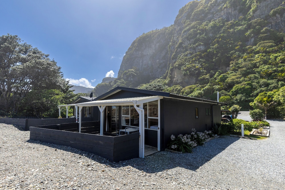 Punakaiki Beachfront Motels