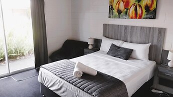 Tully Motel