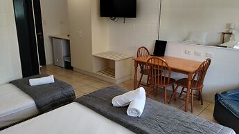Tully Motel