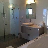 Chaucer Palms Boutique Bed & Breakfast