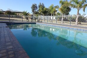 Torquay Tropicana Motel