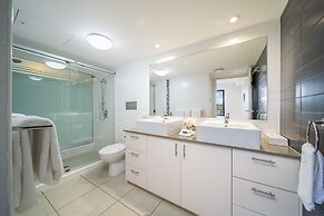 The Bay Apartments