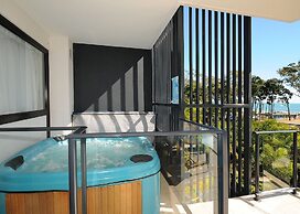 The Bay Apartments