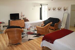 Salamander Beach Accommodation Adults Only