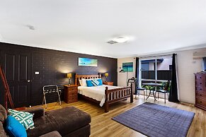 Salamander Beach Accommodation Adults Only