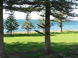 Breeze Beachfront Apartments