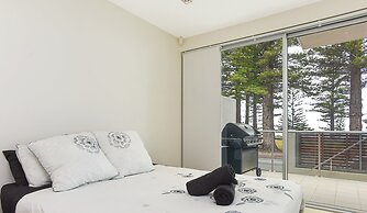 Breeze Beachfront Apartments