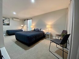 Estelle Kramer Motor Inn