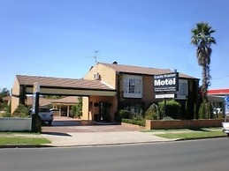 Estelle Kramer Motor Inn