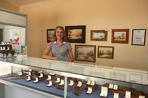 Rubyvale Motel & Holiday Units - An Adults Only Getaway