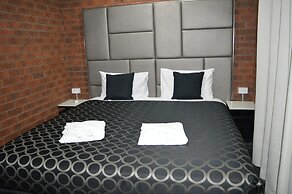 Two Rivers Motel