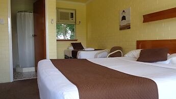 Moon River Motor Inn