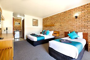 Statesman Motor Inn