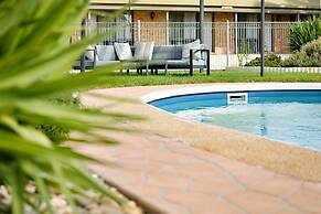 Statesman Motor Inn