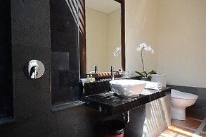 Bali Breezz Hotel