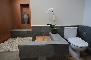 Bali Breezz Hotel