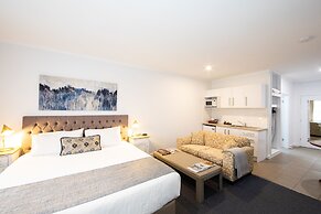 New England Motor Lodge