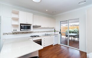Canberra Ave Villas