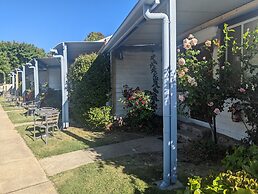 Canberra Ave Villas