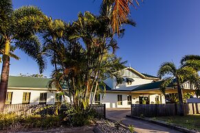 Shamrock Gardens Motel