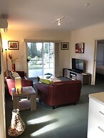 Lyreen's Apartment B&B