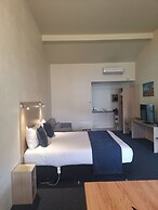 Captains Quarters Motor Inn