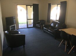 Captains Quarters Motor Inn