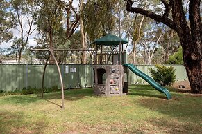 Golden Country Motel & Caravan Park