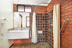 Golden Country Motel & Caravan Park