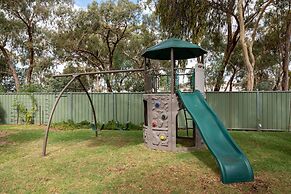 Golden Country Motel & Caravan Park