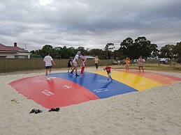 Golden Country Motel & Caravan Park