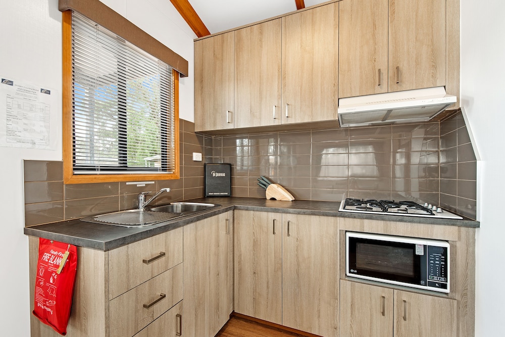 Golden Country Motel & Caravan Park