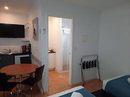Cleveland Motor Inn