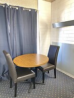 Capri Motel