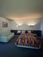 Capri Motel
