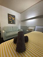 Capri Motel