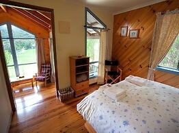 Wisteria Cottage and Cabins