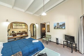Riverside Motel