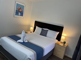 Highway Motor Inn