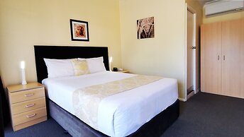 Highway Motor Inn