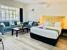 Highway Motor Inn