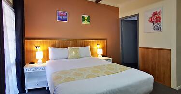 Highway Motor Inn