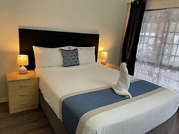 Highway Motor Inn