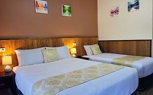 Highway Motor Inn